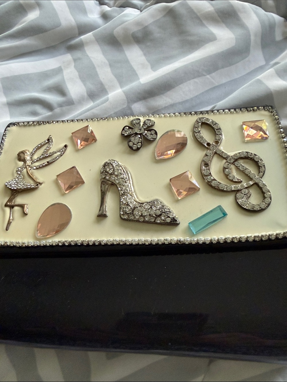 PurseCrystal Embellished High Heel and Musical Note - Pink, Aqua clutch purse